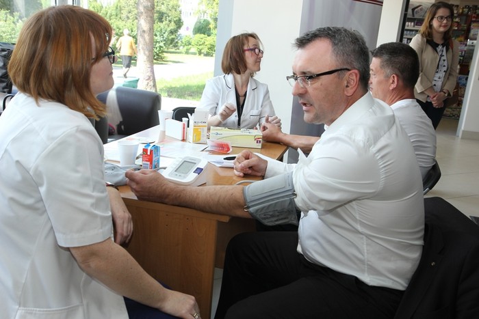Akcja profilaktyczna WOMP w Urzędzie Marszałkowskim &#8211; trwają badania
