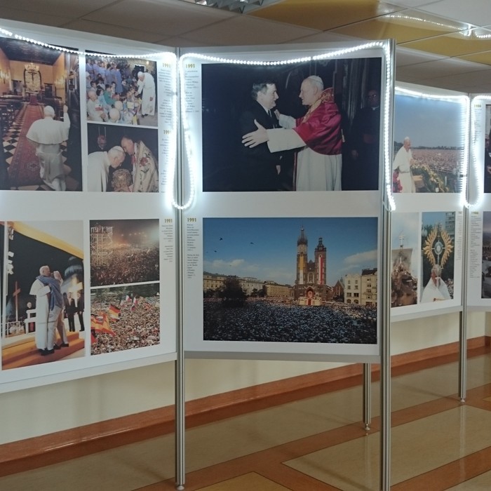 Wystawa Papieska w ŚCO w uroczystej oprawie