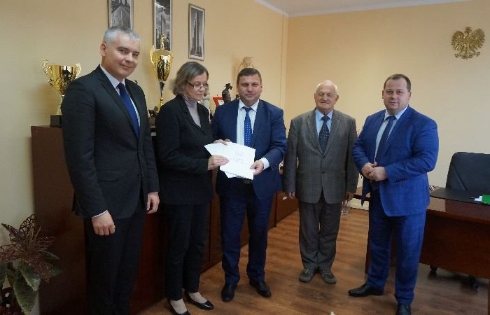Umowy na rewitalizację gmin powiatu staszowskiego