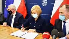 Umowę Podpisuje Wicemarszałek Województwa świętokrzyskiego Renata Janik.