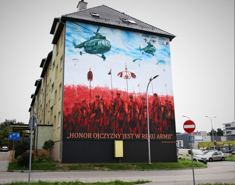 Mural Patriotyczny na bloku przy ulicy Kochanowskiego 12 w Kielcach