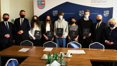 31 studentów świętokrzyskich uczelni pochodzących z Ukrainy, Białorusi, Mołdawii otrzymało stypendia Samorządu Województwa Świętokrzyskiego