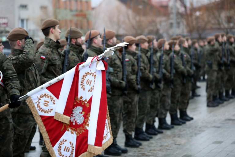 Żołnierze 10. Świętokrzyskiej Brygady Obrony Terytorialnej składają przysięgę