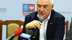 Marszałek Andrzej Bętkowski Z Mikrofonem W Ręku