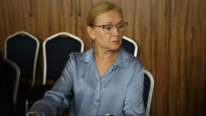 Siedzi Maria Fidzińska- Dziurzyńska, skarbnik UM