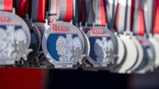 Medale pamiątkowe z wizerunkiem godła Polski