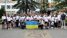 Wspólne Zdjęcie Tomasz Jamka, Piotr Kisiel I Marcin Chłodnicki Trzymają Ukraińską Flagę