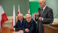 Podpisywanie Umów Oraz Składanie Gratulacji Beneficjentom Przez Marka Jońcę I Andrzeja Bętkowskiego (46)