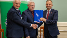 Podpisywanie Umów Oraz Składanie Gratulacji Beneficjentom Przez Marka Jońcę I Andrzeja Bętkowskiego (50)