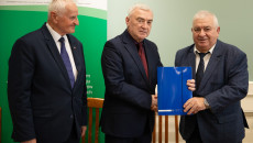 Podpisywanie Umów Oraz Składanie Gratulacji Beneficjentom Przez Marka Jońcę I Andrzeja Bętkowskiego (55)