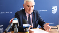 Andrzej Bętkowski Podczas Briefingu (2)