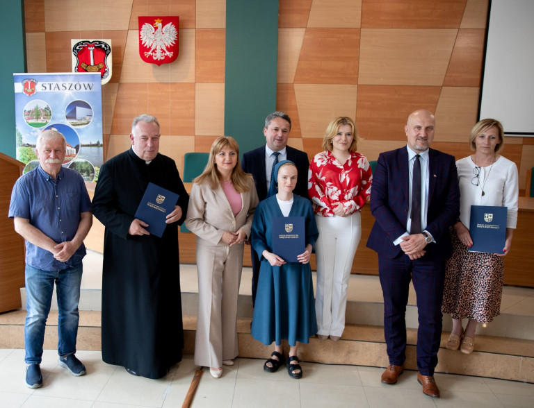 Uroczystość Podpisania Umów W Starostwie Powiatowym W Staszowie (1)
