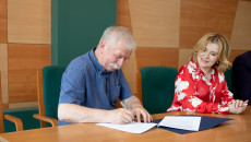 Uroczystość Podpisania Umów W Starostwie Powiatowym W Staszowie (15)