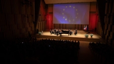 Uroczysty Koncert Na Zakończenie Obchodów 20 Lecia Członkostwa Polski W Unii Europejskiej (23)