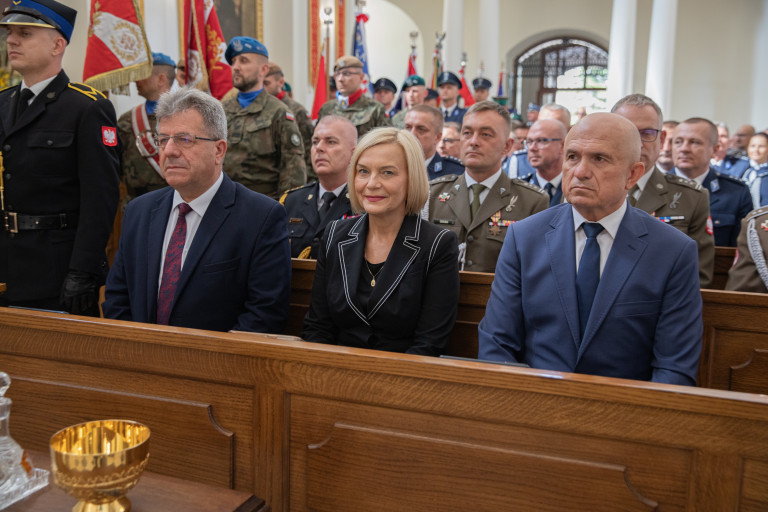 ŚWIĘTY KRZYŻ - OBCHODY ŚWIĘTA SŁUŻB MUNDUROWYCH