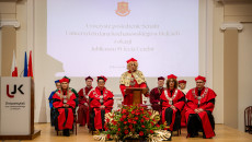 Rektor UJK w Kielcach prof. dr hab. Beata Wojciechowska przemawia podczas obchodów jubileuszu 55-lecia uczelni