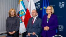 marszałek Renata Janik, wicemarszałek Marek Bogusławski, dyrektor Bogumiła Niziołek