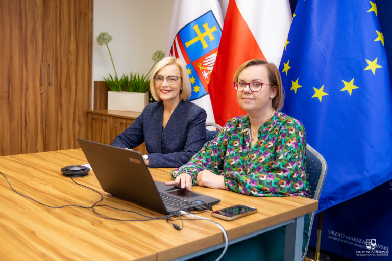 Marszałek Renata Janik, Joanna Rudawska